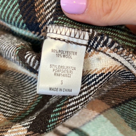Small green and brown flannel button up shacket from Saints and Hearts - Picture 5 of 5